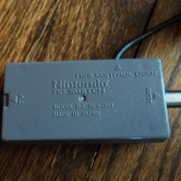 vintage Nintendo controllers and adapter~untested - Picture 3 of 5
